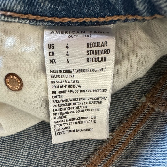 American Eagle Ripped Highwaisted Straight Jeans - Picture 5 of 5